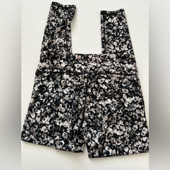 Fabletics PowerHold Leggings Pebble Print Size Medium - Picture 1 of 9